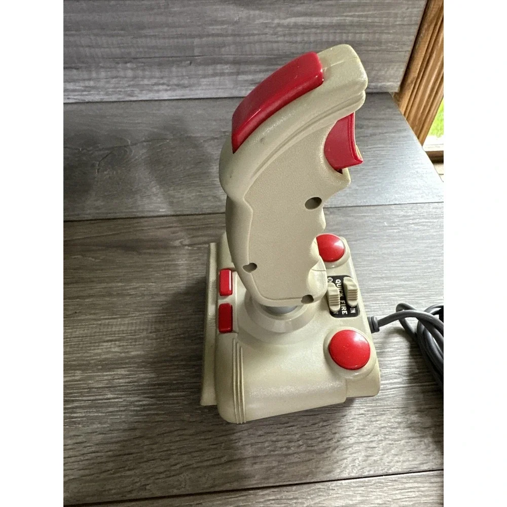 Beeshu Zinger Joystick Controller NES Nintendo Cream‎ Red Good Quick Fire Retro